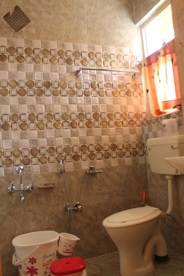 Howrah Guest House Srinagar  Luaran gambar