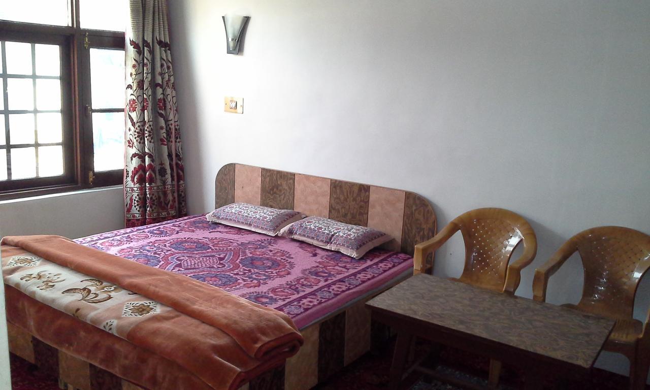 Howrah Guest House Srinagar  Luaran gambar