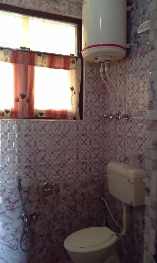 Howrah Guest House Srinagar  Luaran gambar