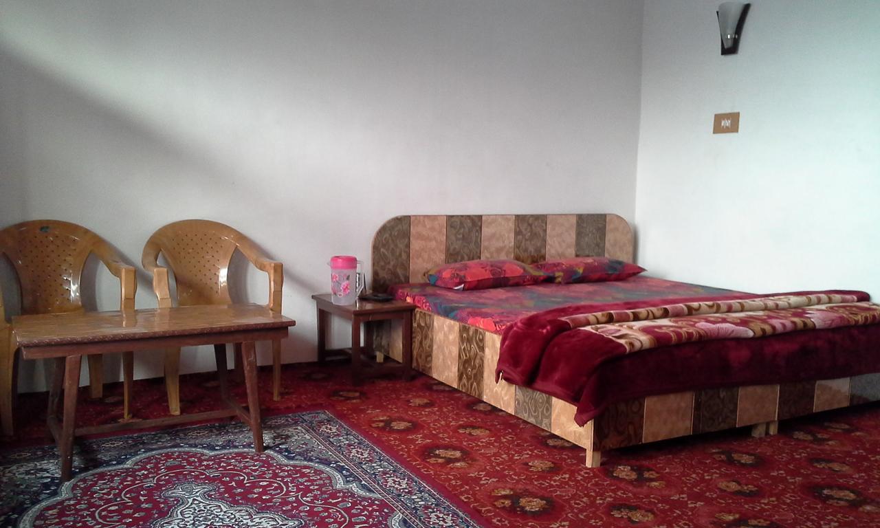 Howrah Guest House Srinagar  Luaran gambar