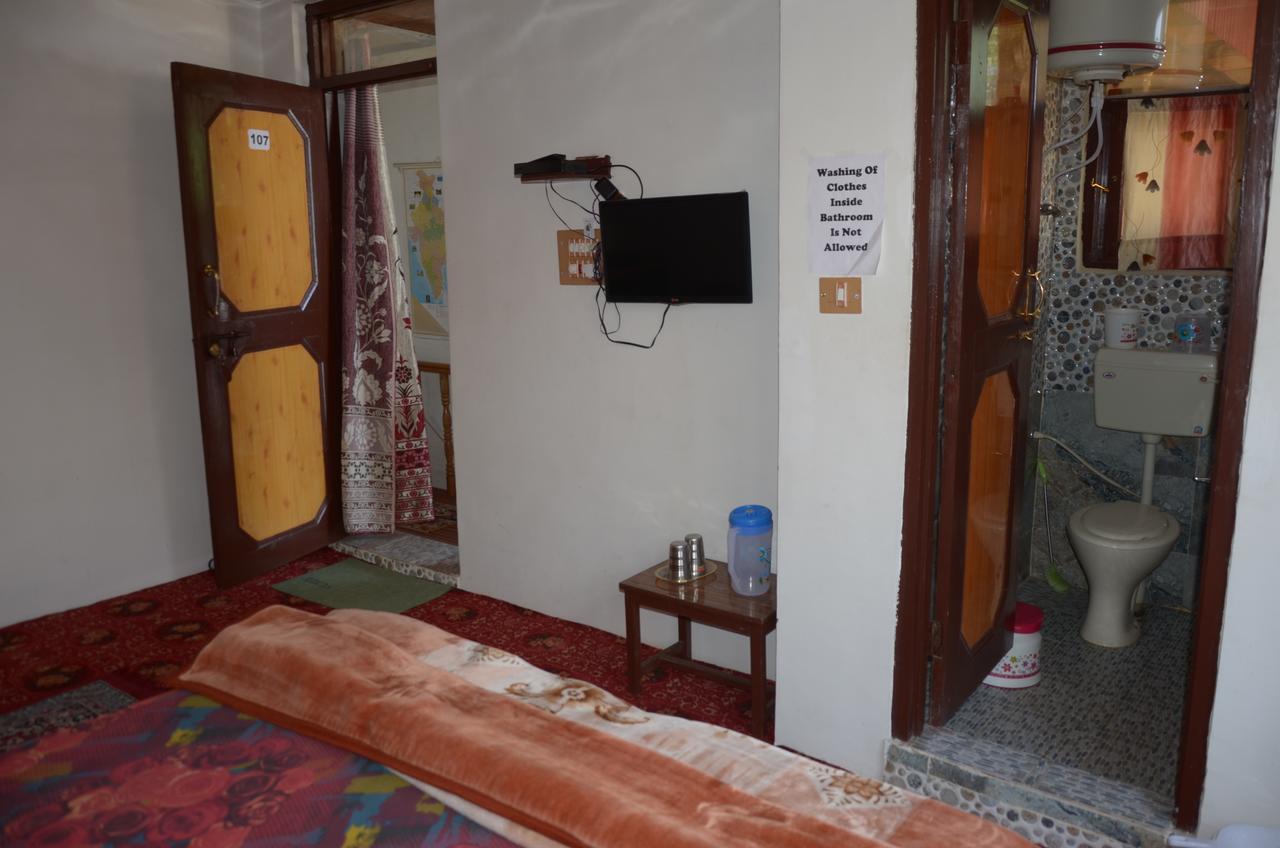 Howrah Guest House Srinagar  Luaran gambar