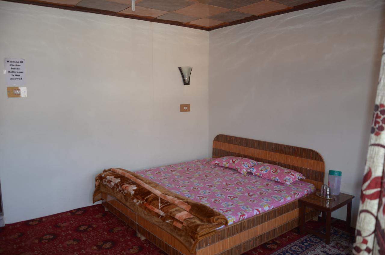 Howrah Guest House Srinagar  Luaran gambar