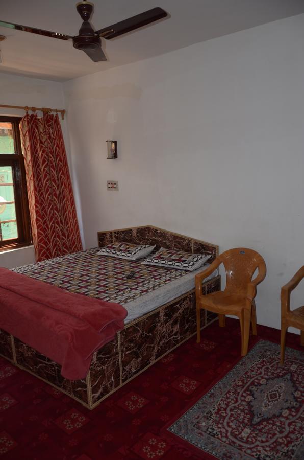 Howrah Guest House Srinagar  Luaran gambar