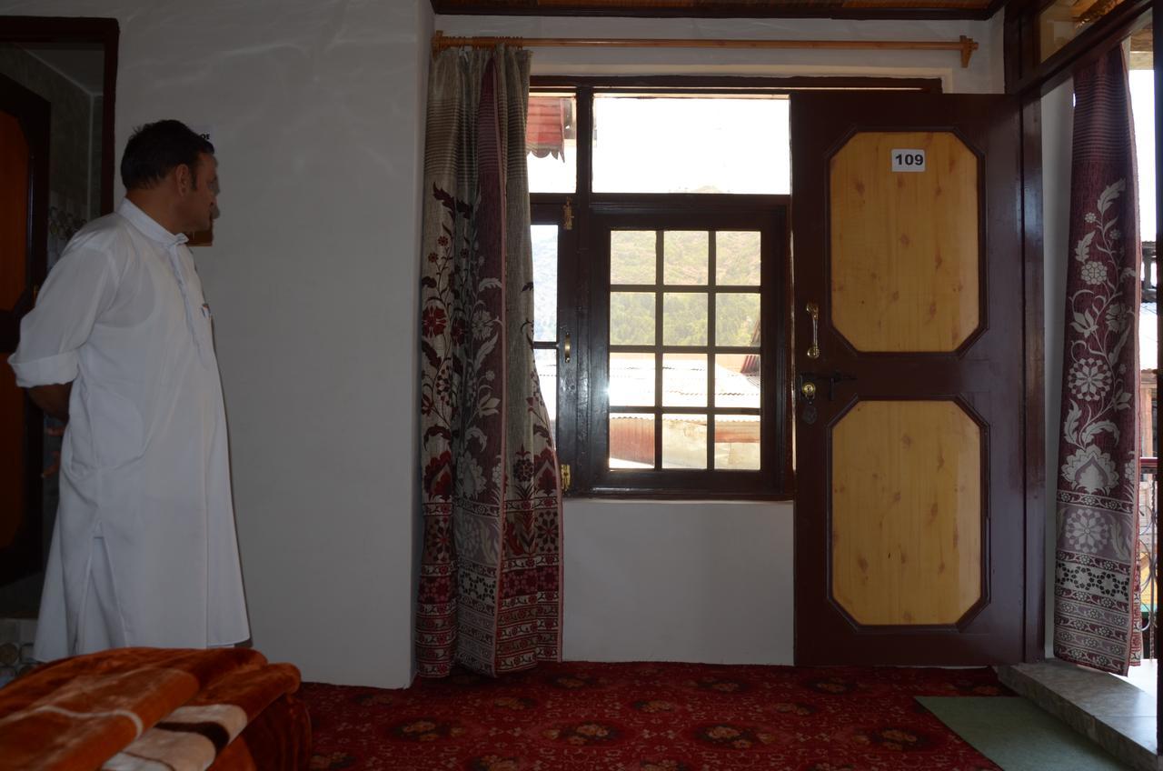 Howrah Guest House Srinagar  Luaran gambar