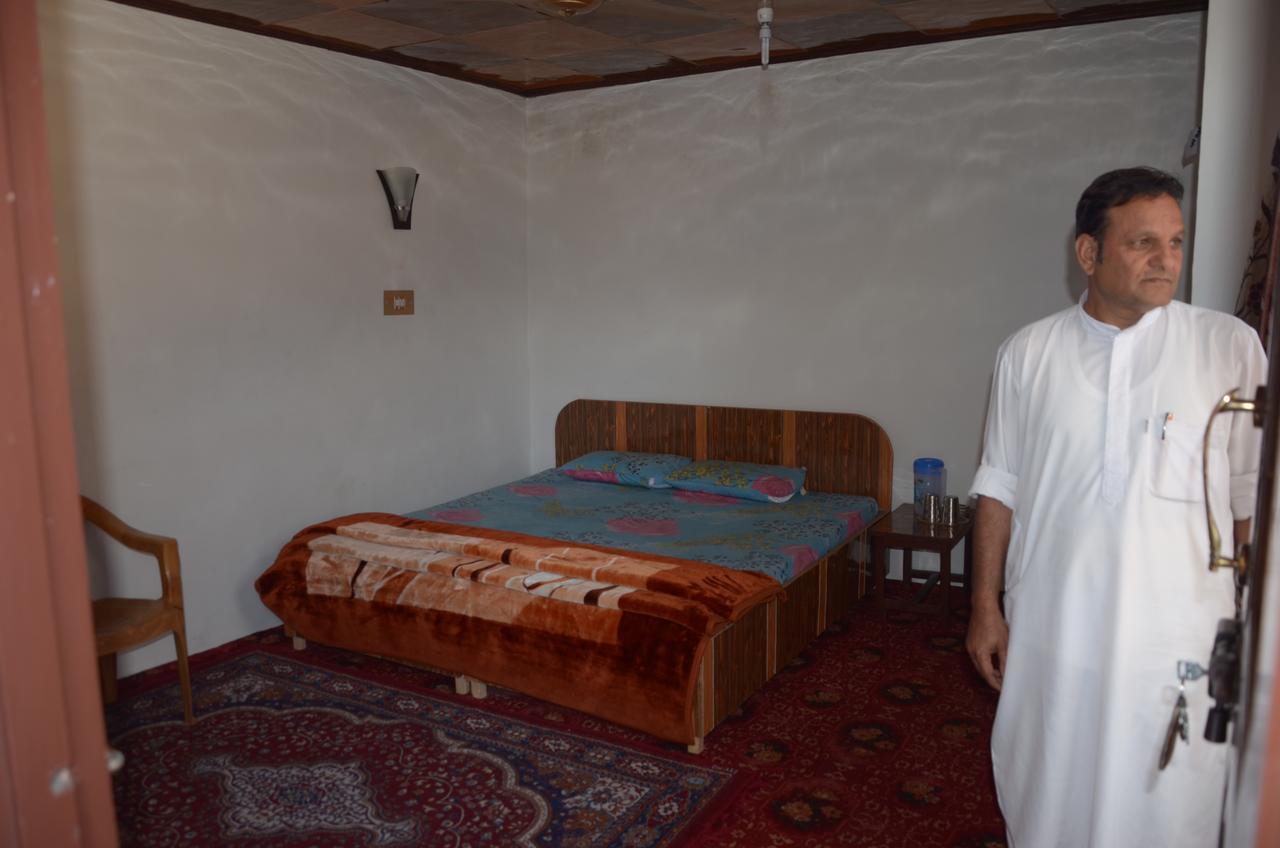 Howrah Guest House Srinagar  Luaran gambar