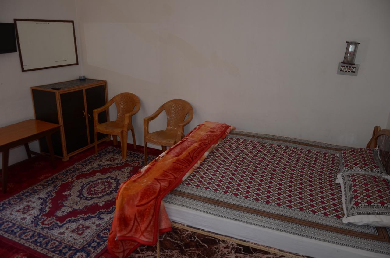 Howrah Guest House Srinagar  Luaran gambar